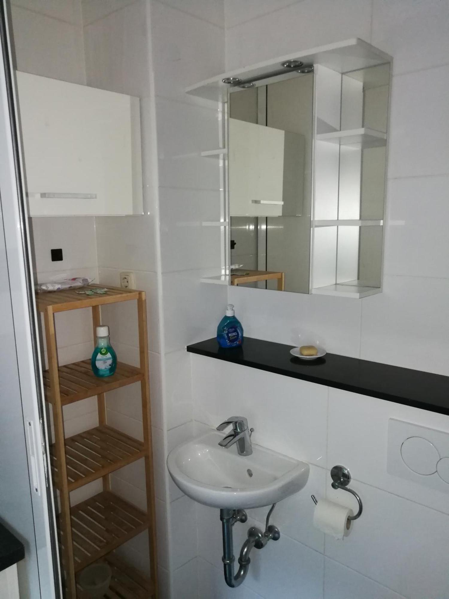 Wohlfuehloase - Zimmer, Appartment - Im Herzen Starnbergs Номер фото